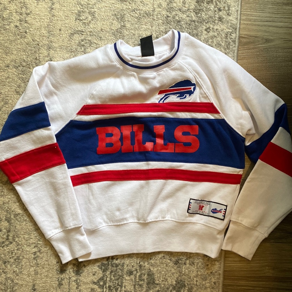 Nike White and Red Boxy Long Sleeve Sweatshirt